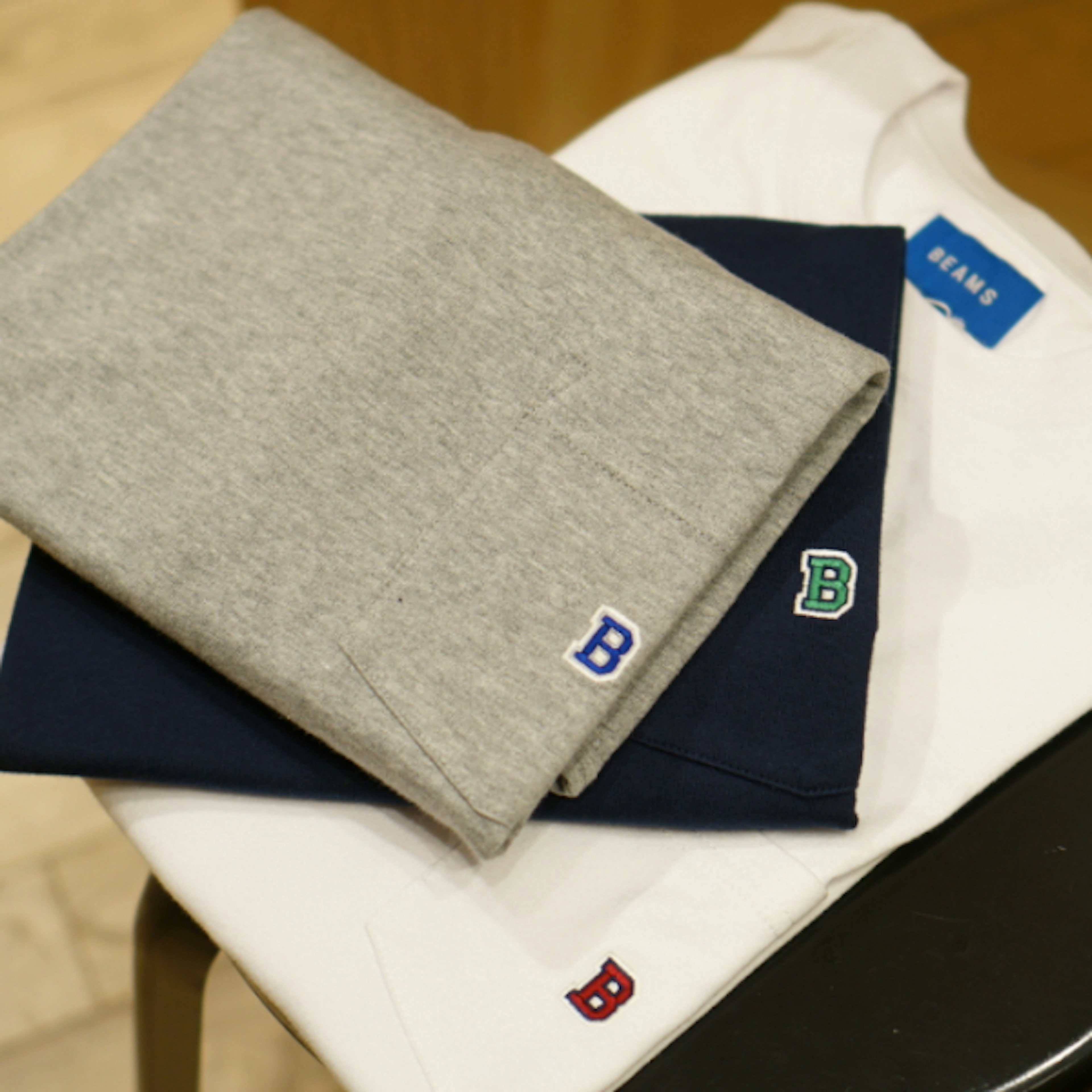 シンプルでおしゃれなTシャツが揃う人気のショップ