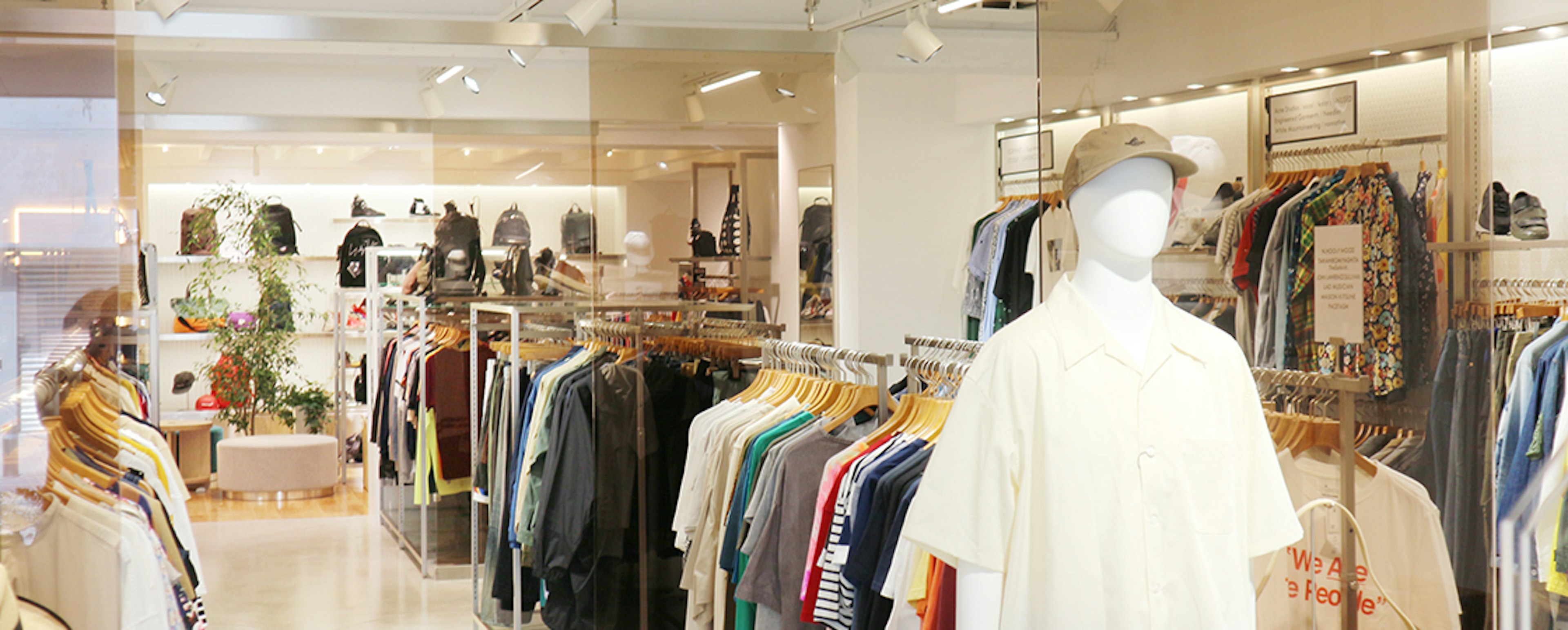 おしゃれな洋服が揃うティファニーの店舗