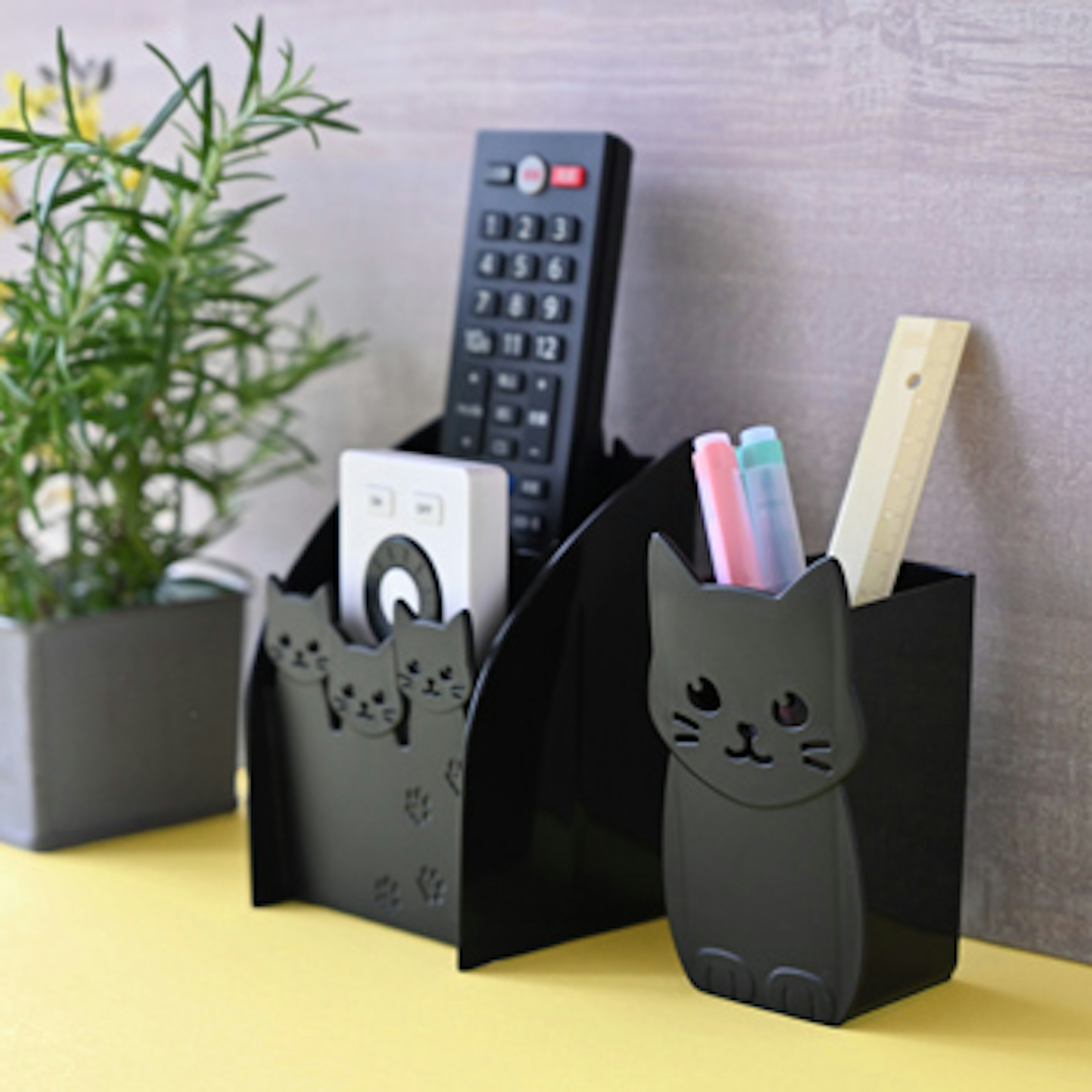 100均で見つけた可愛い猫のデザイン文具収納