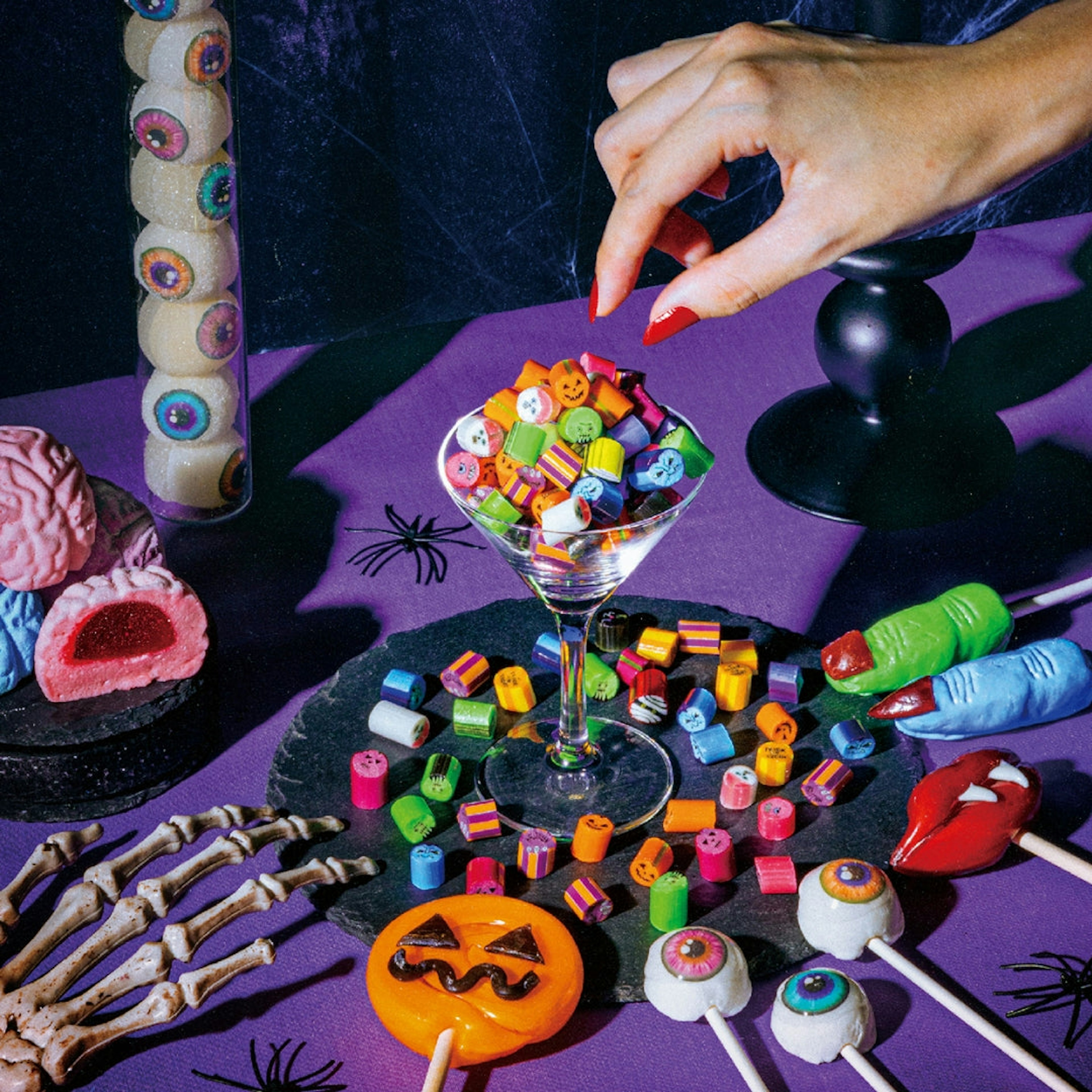 ハロウィン仕様の怖かわいいキャンディスイーツ