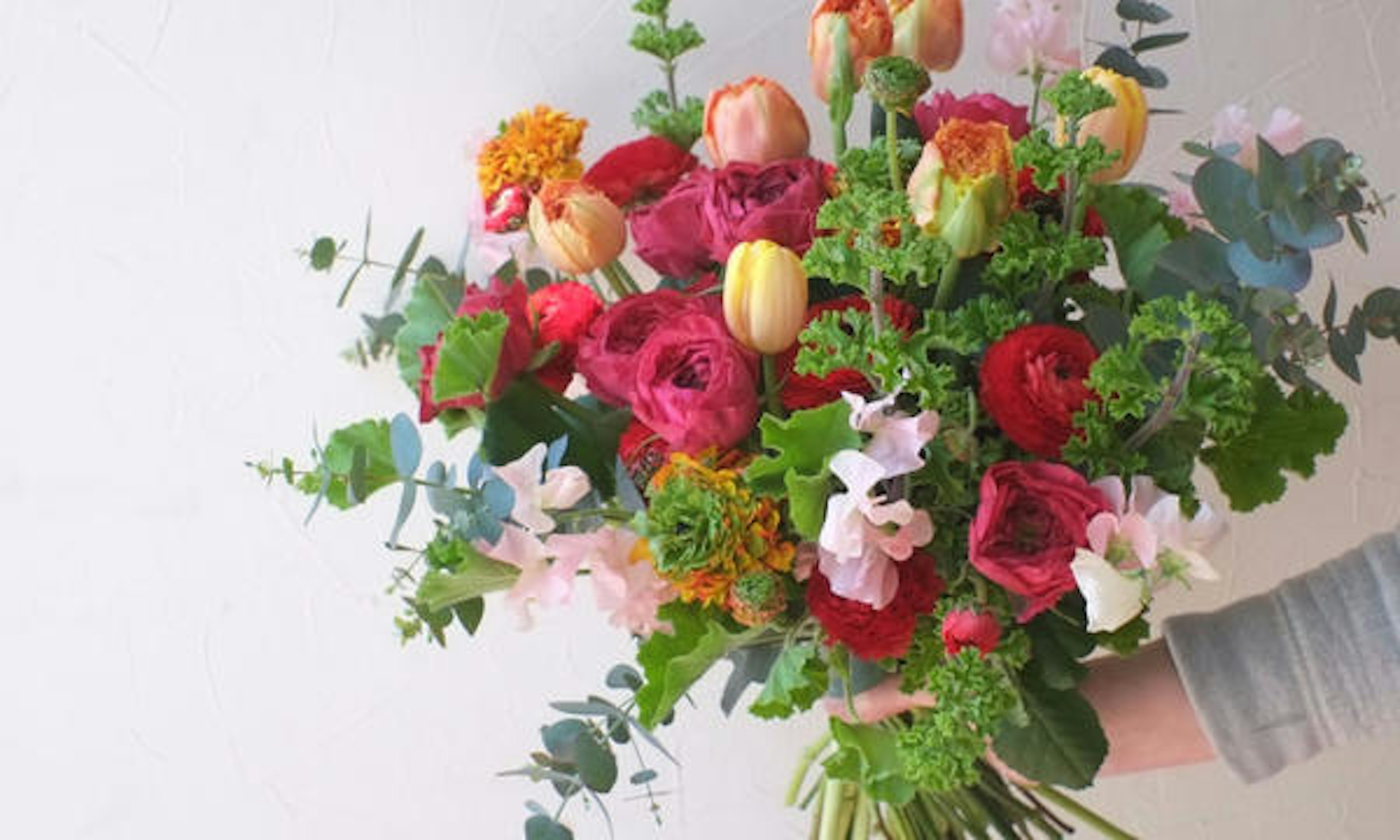 色鮮やかな花束で特別な日を彩る花屋の魅力