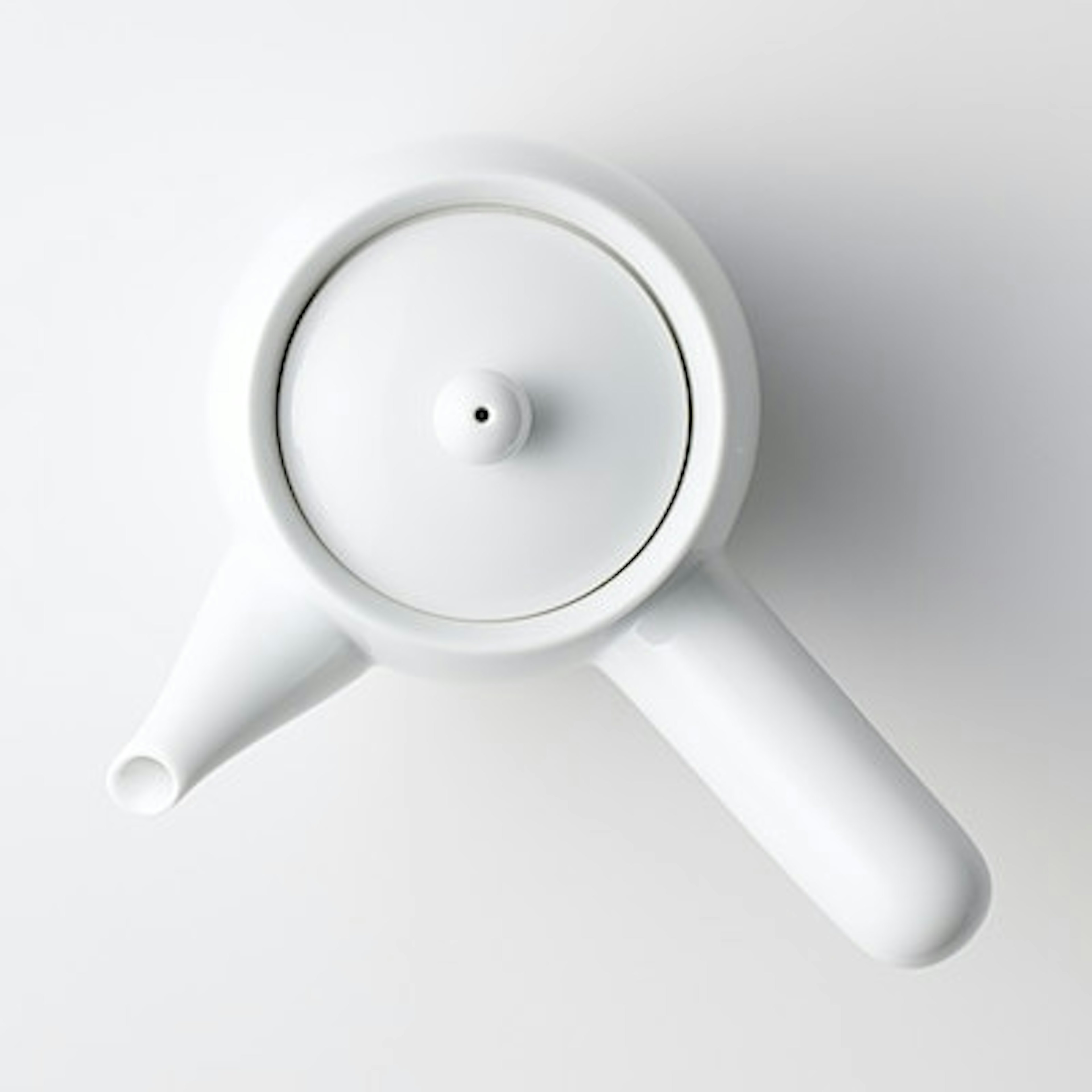 シンプルで美しい白い茶器が魅力的です。