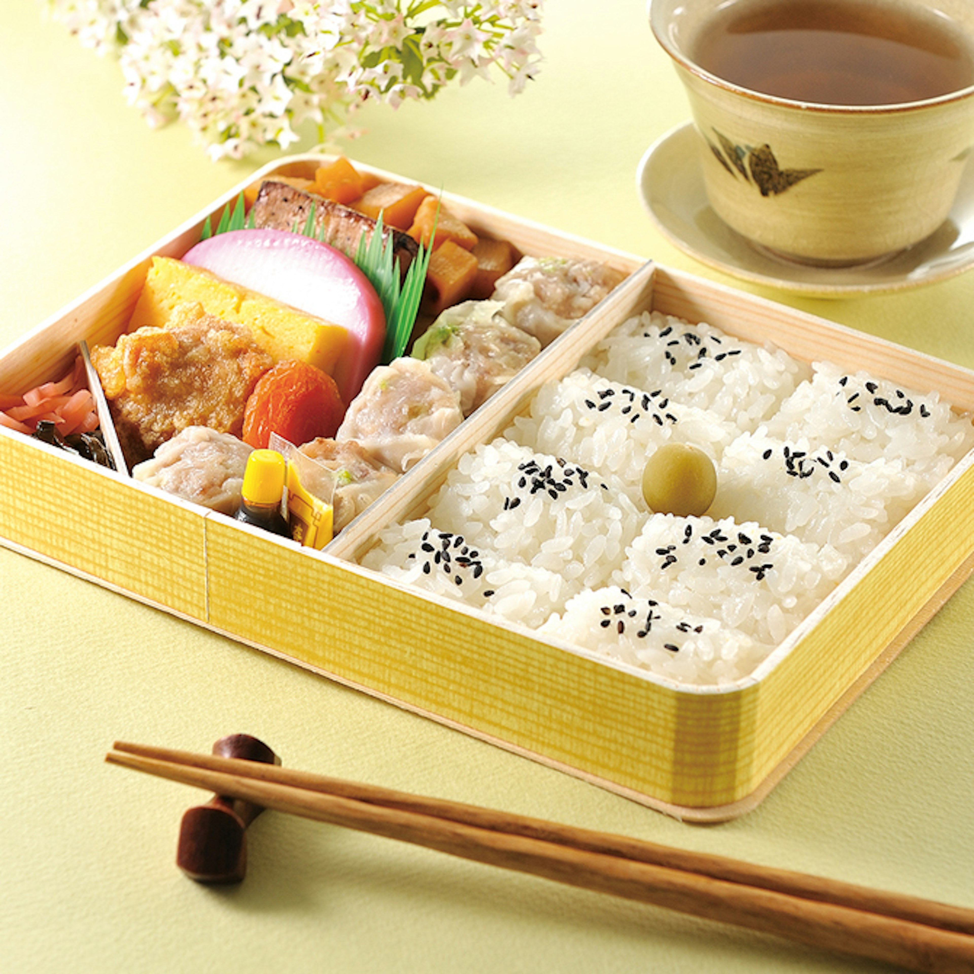 彩り豊かなお弁当で、心もお腹も満たされます