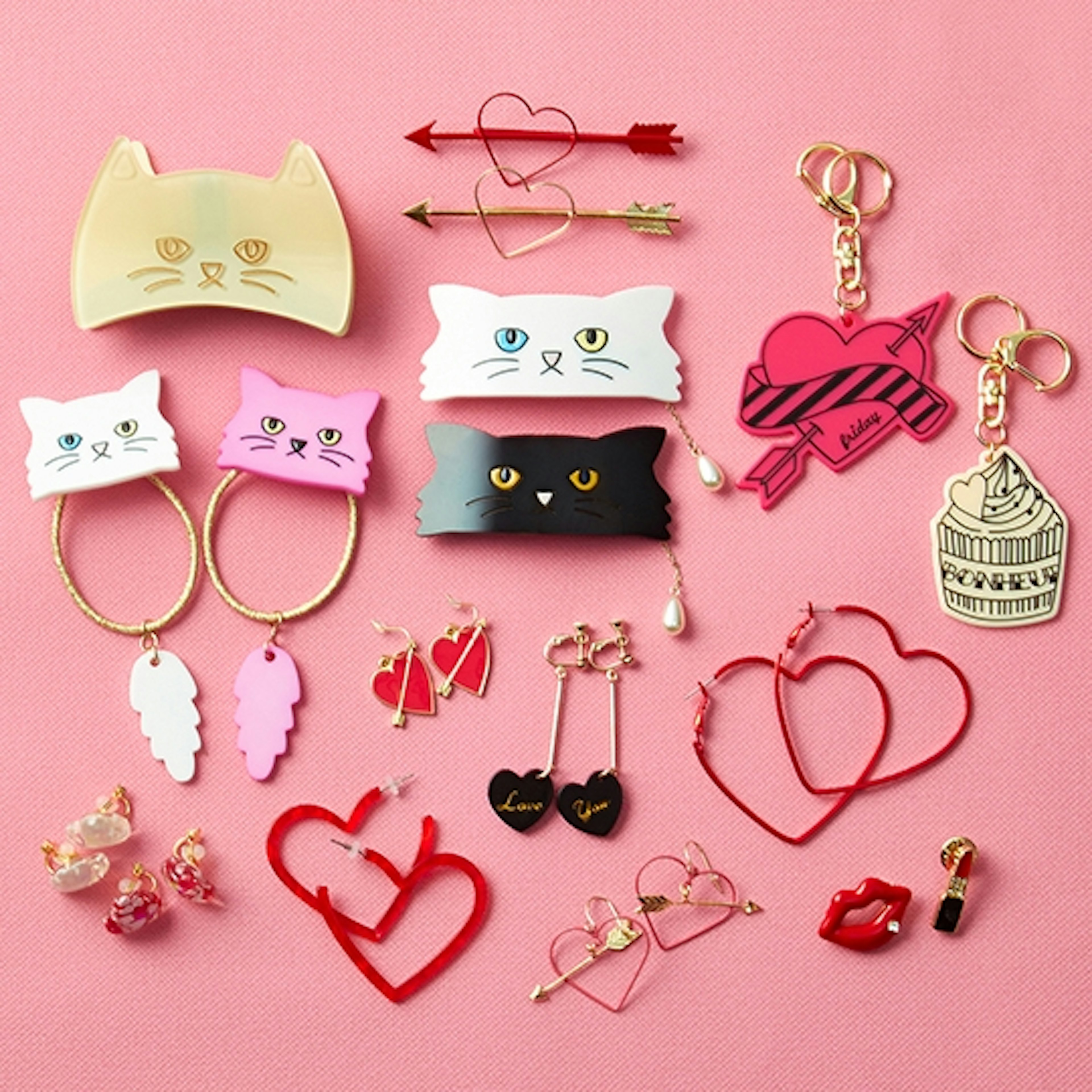 可愛い猫モチーフのアクセサリーが勢揃い！