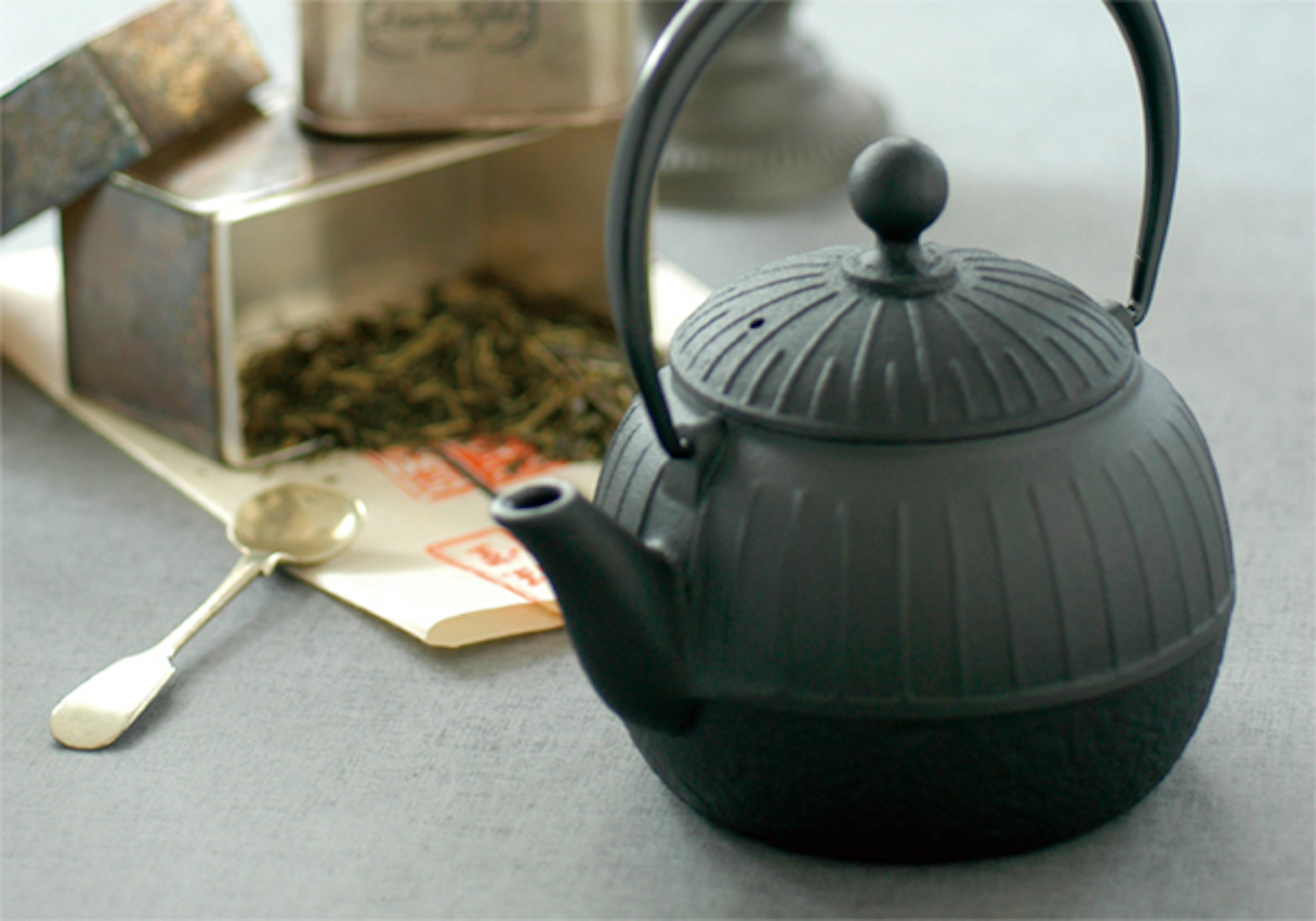 上質な茶器で楽しむ、贅沢なひととき