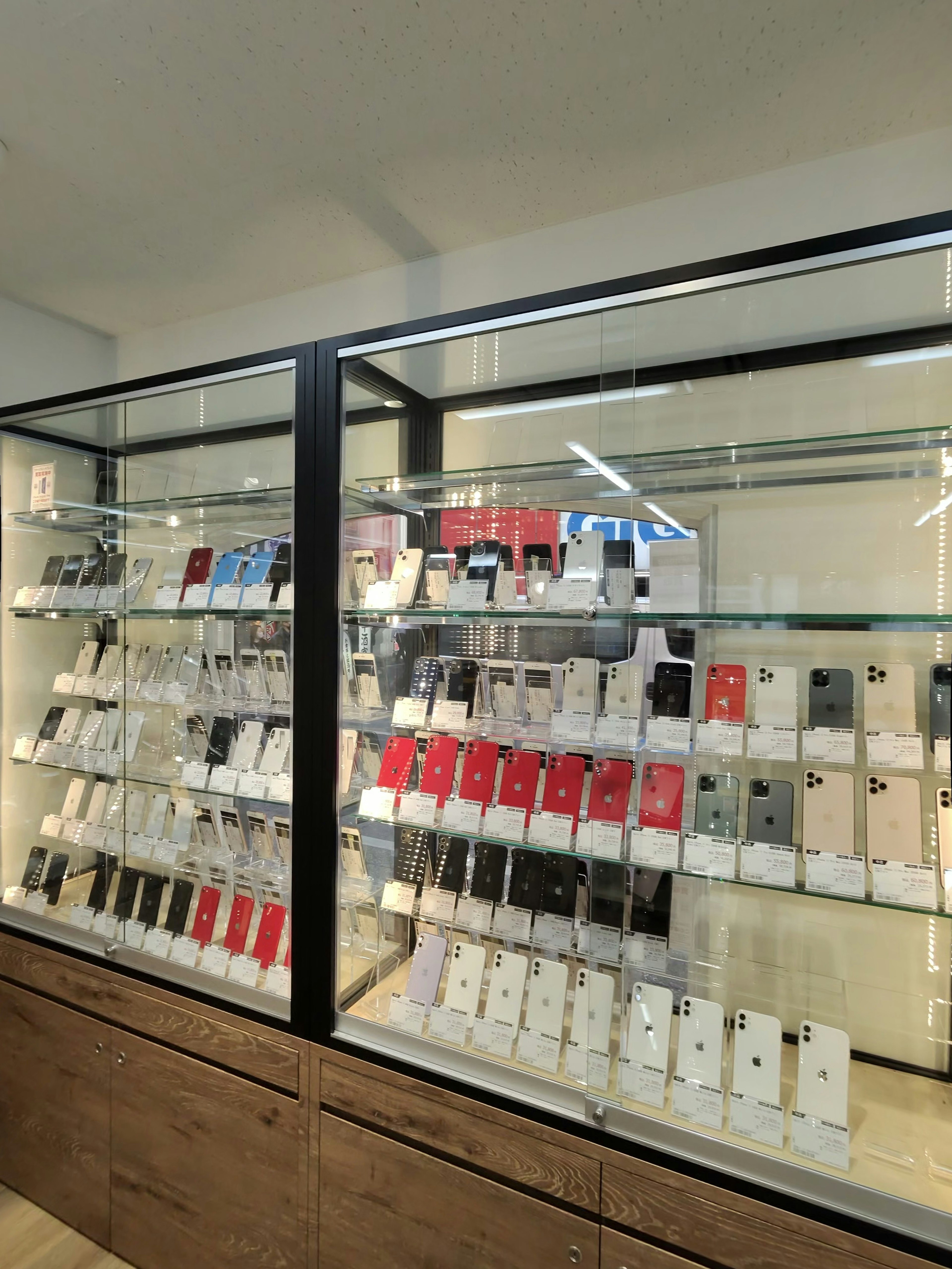カメラのキタムラの店内の売り場