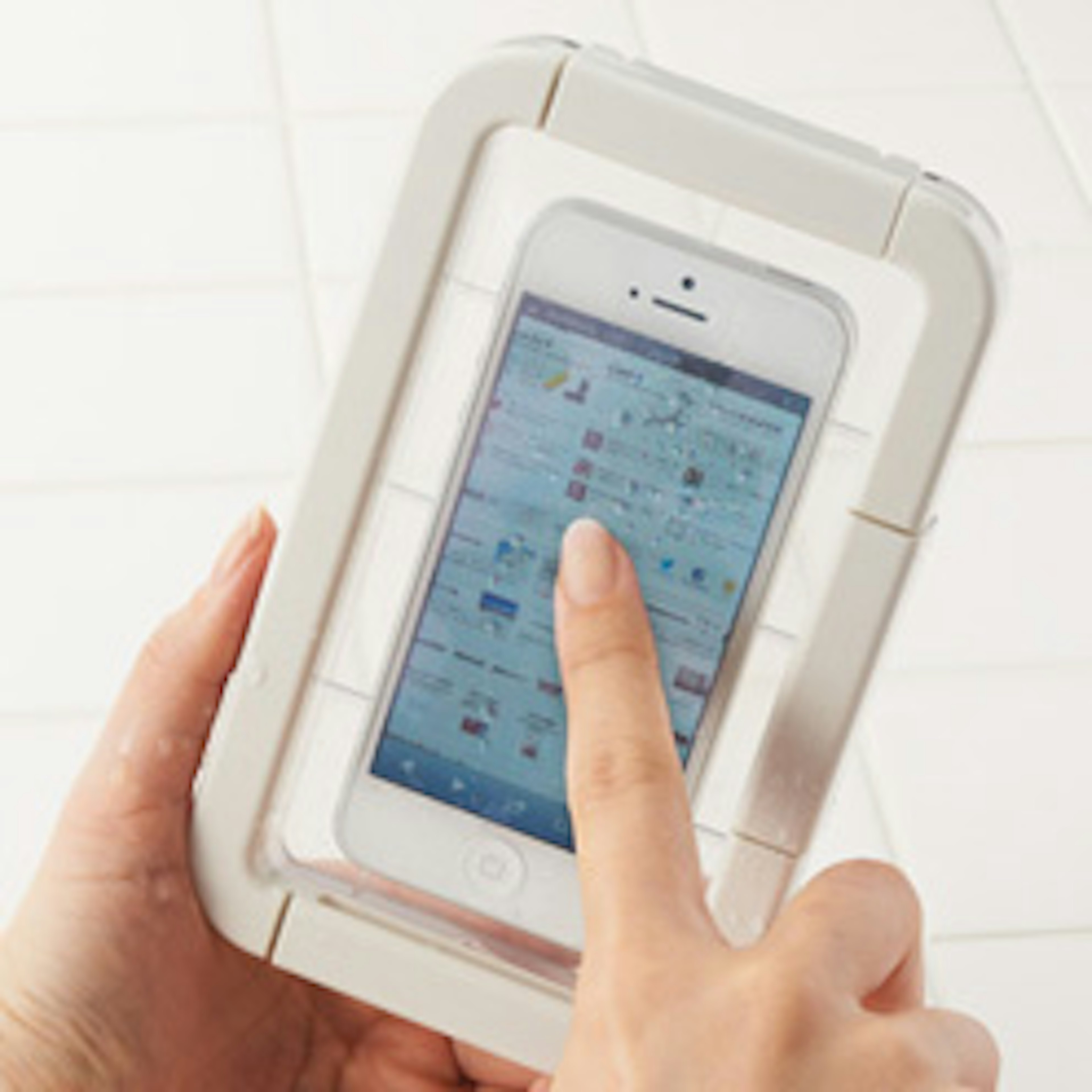 防水機能付きの便利なiPhoneケースを試してきました