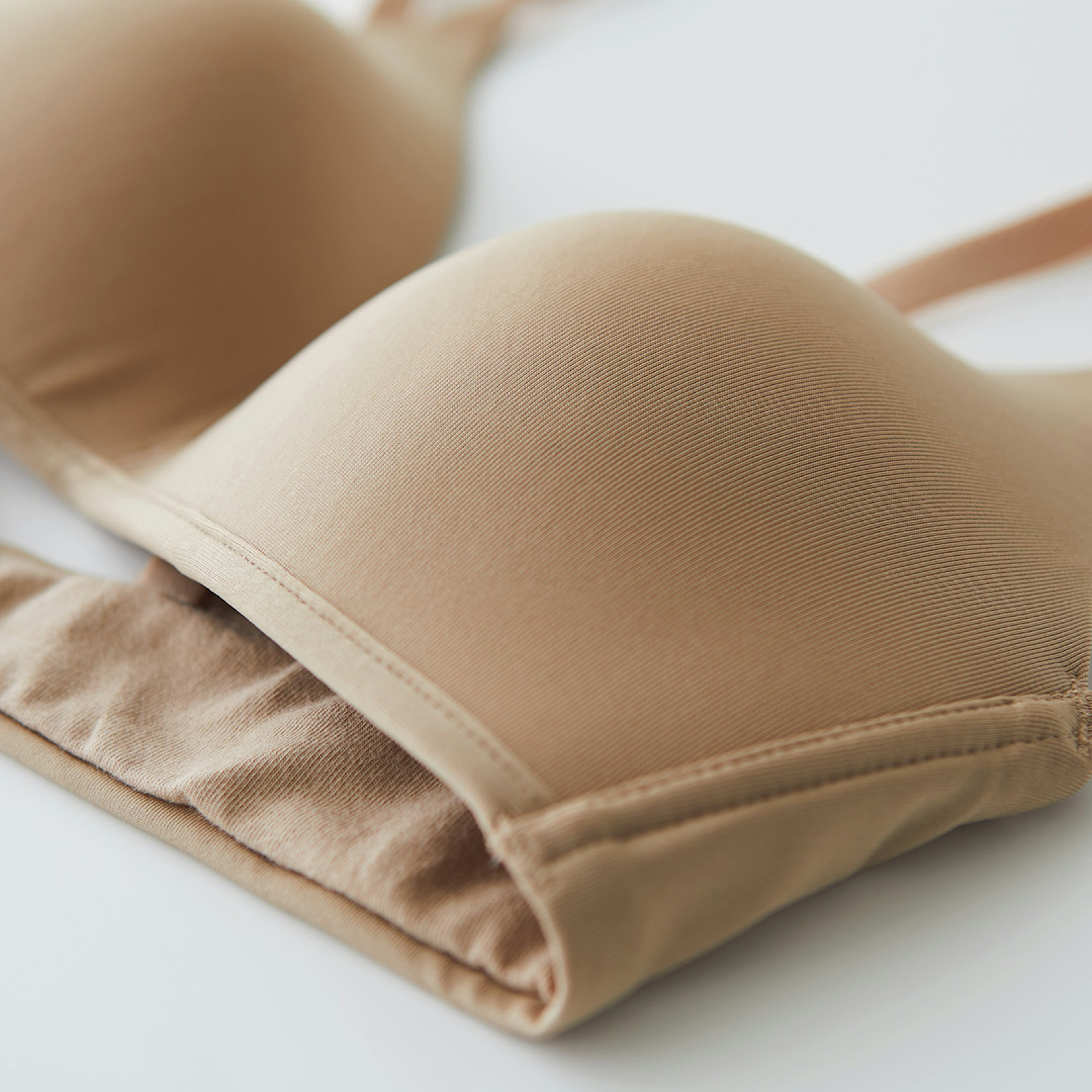 快適なフィット感と美しいシルエットを実現する下着