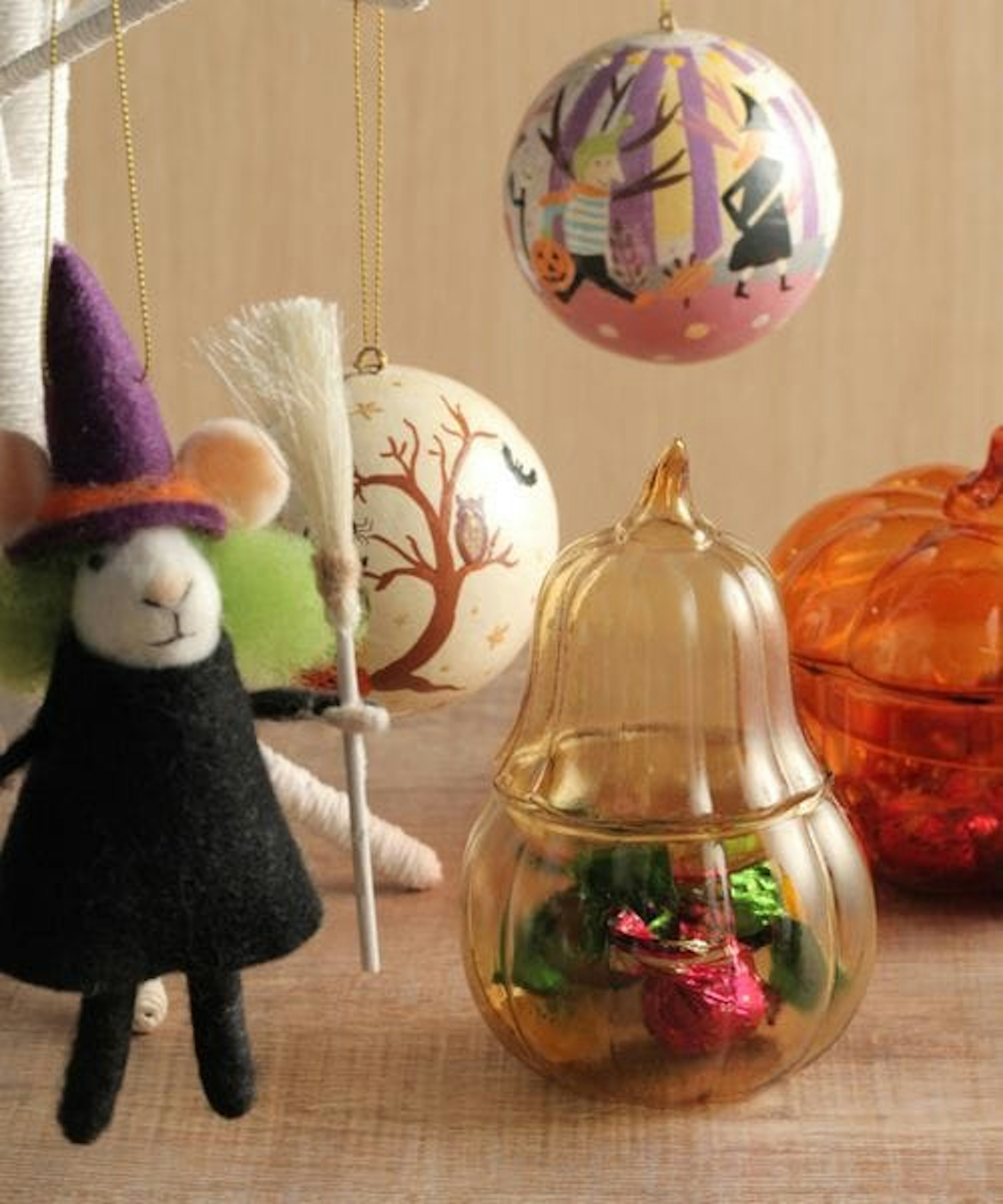 ハロウィンの飾り付けにぴったりなかわいいグッズたち