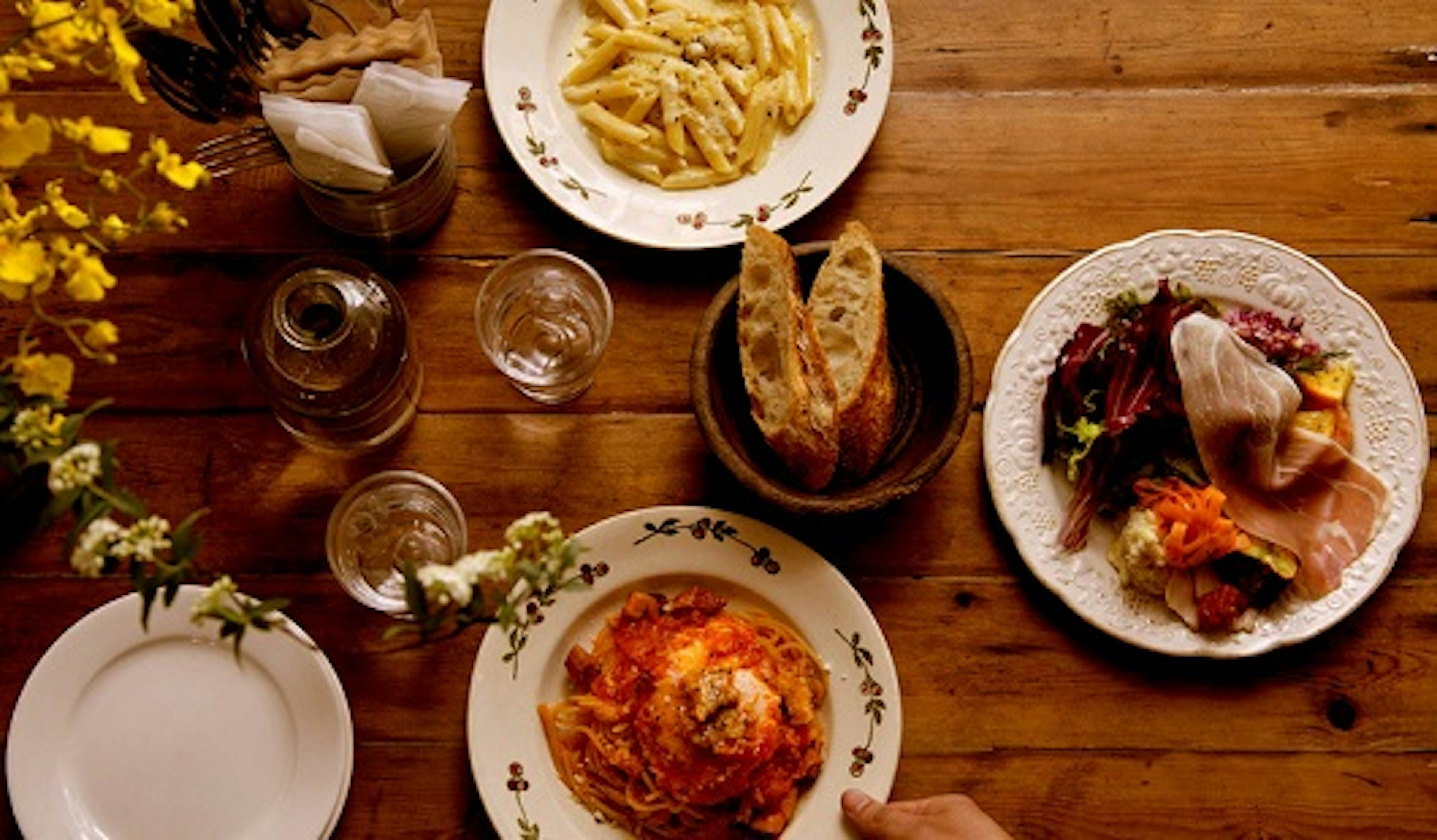 おしゃれなカフェで楽しむ絶品イタリアンランチ