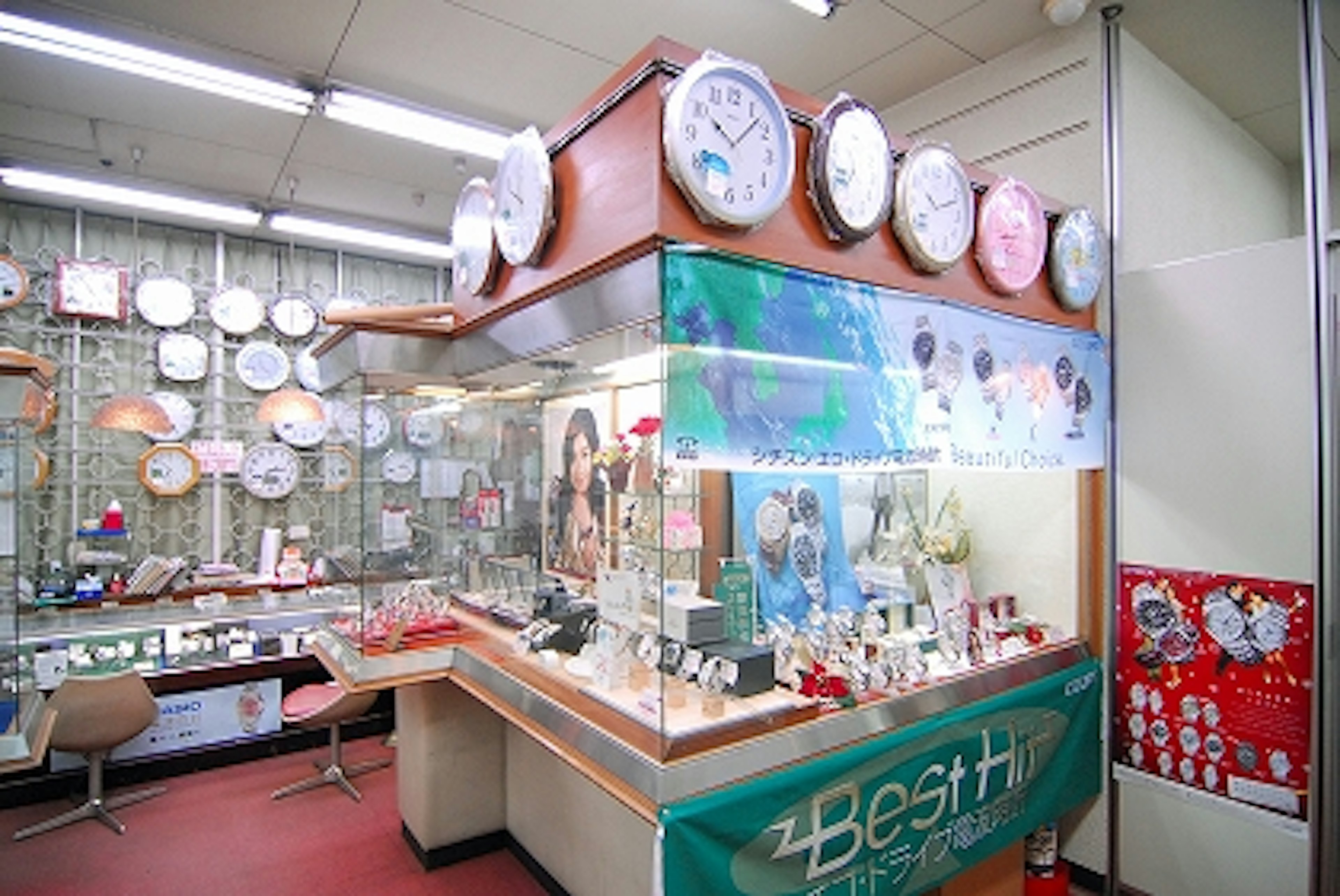 多彩なデザインの時計が揃う専門店、訪れる価値あり