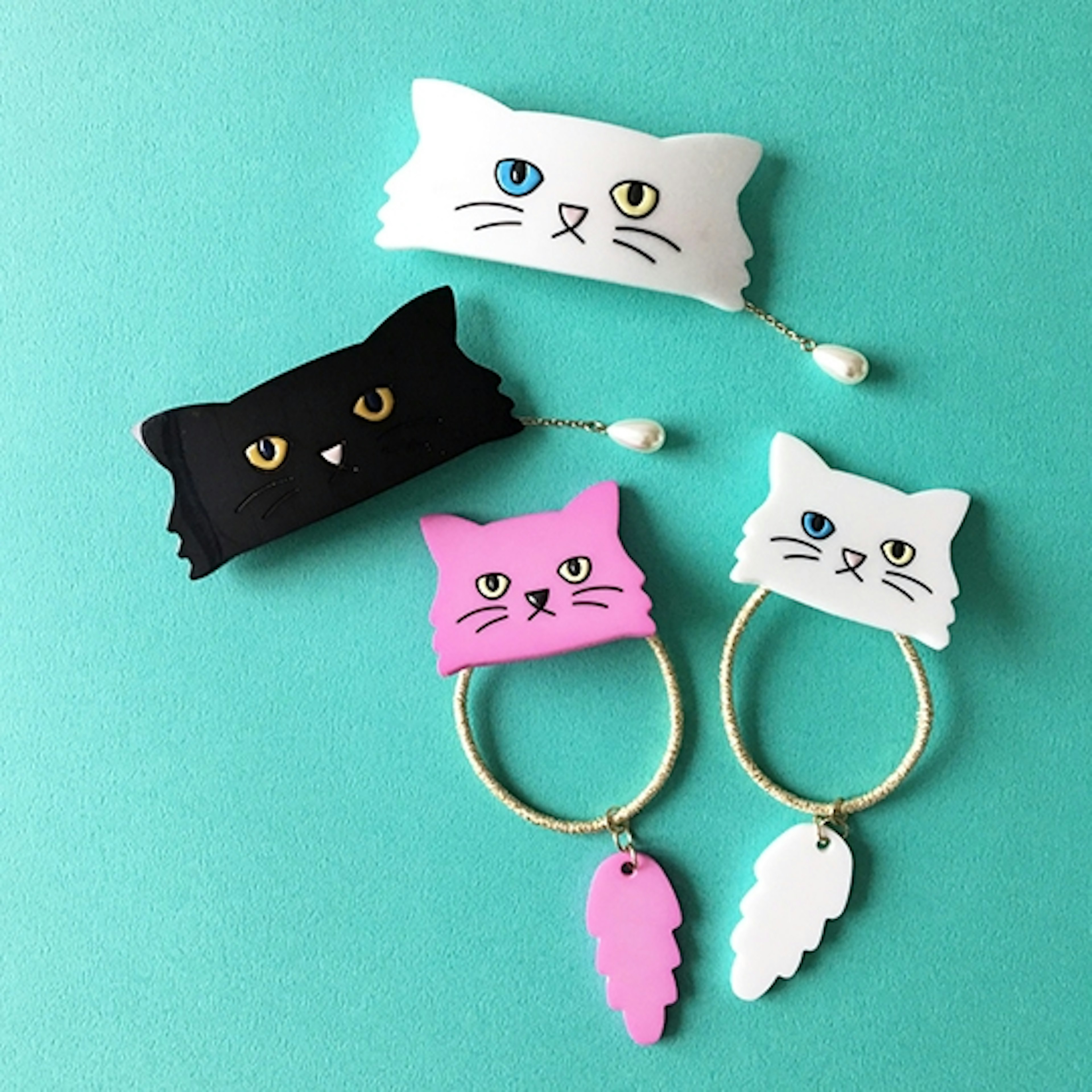 可愛い猫モチーフのアクセサリーで個性を演出