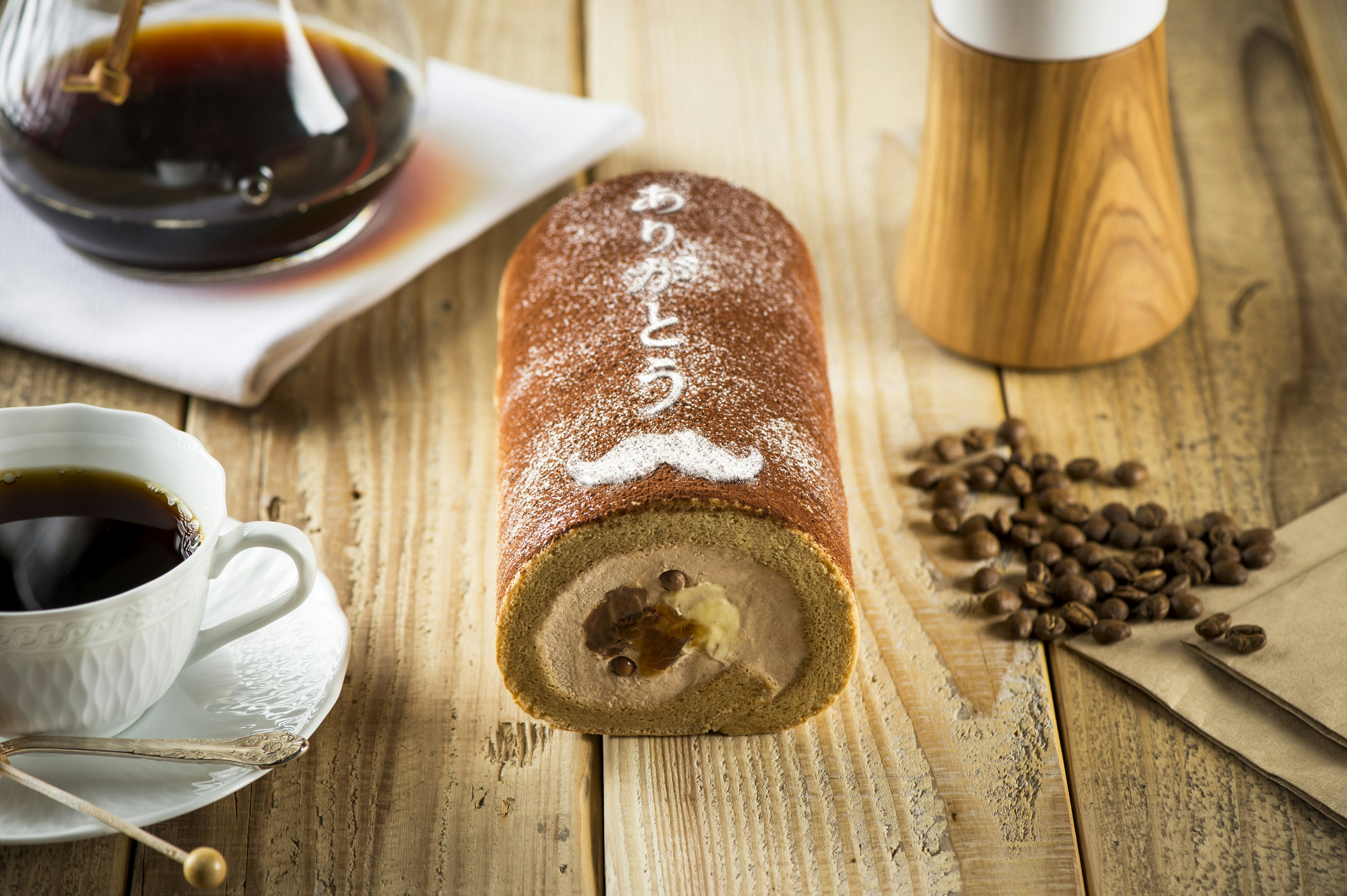 父の日にぴったりの感謝のロールケーキとコーヒー