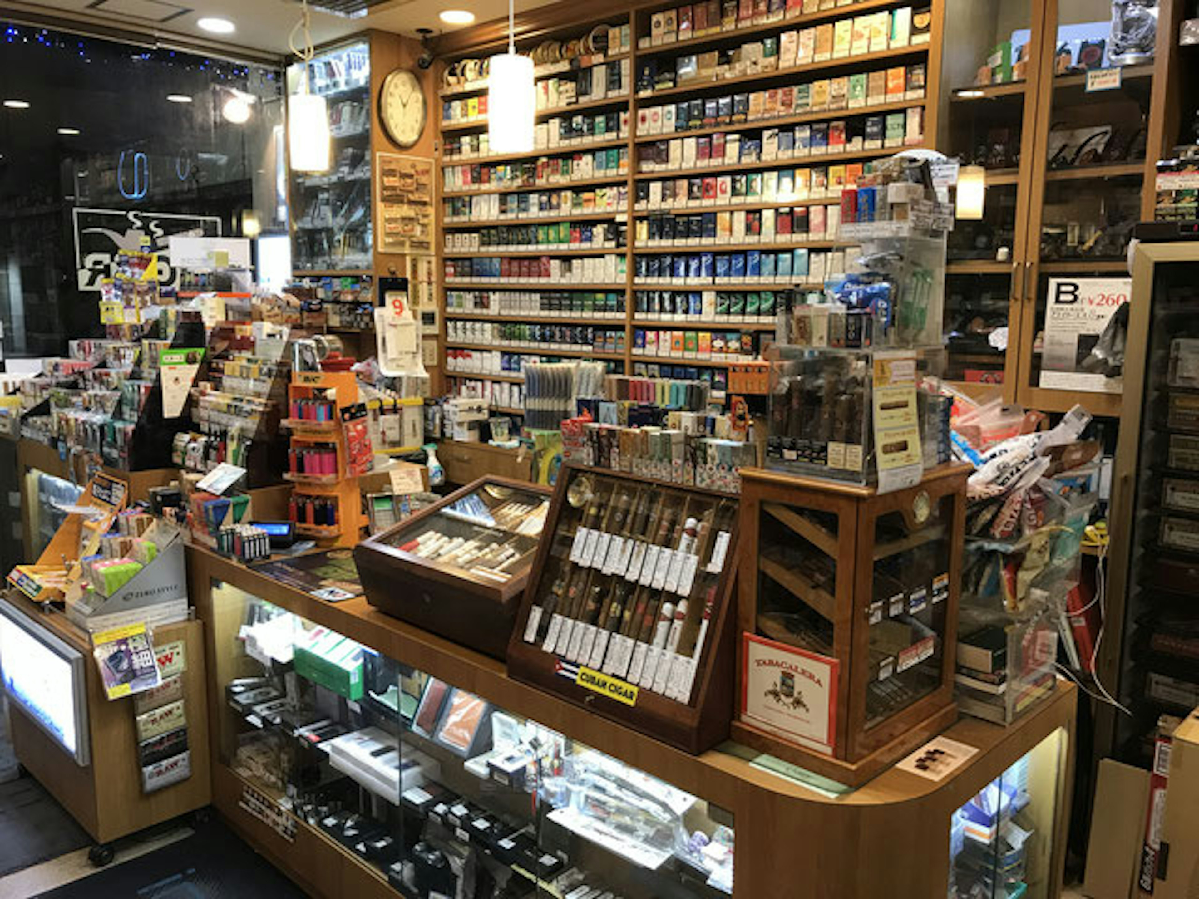 豊富なタバコの品揃えが魅力の専門店