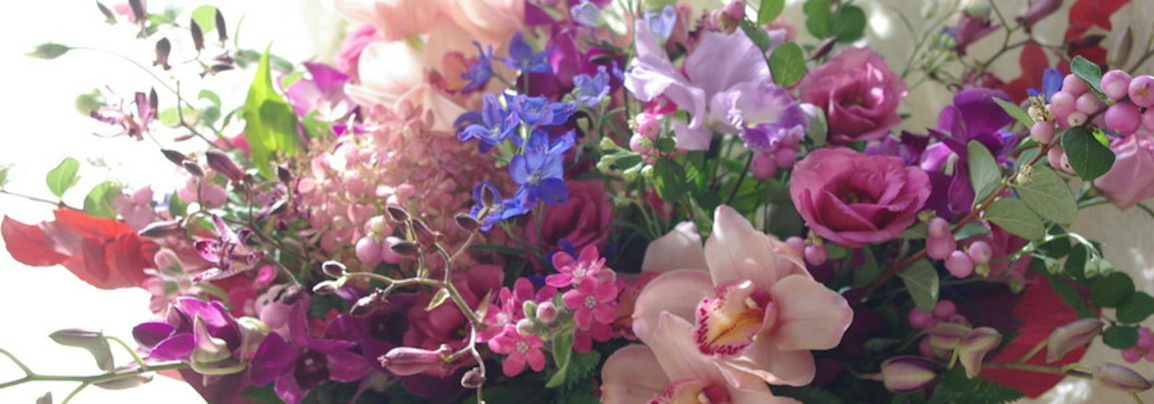 色鮮やかな花束で特別な日を華やかに演出します