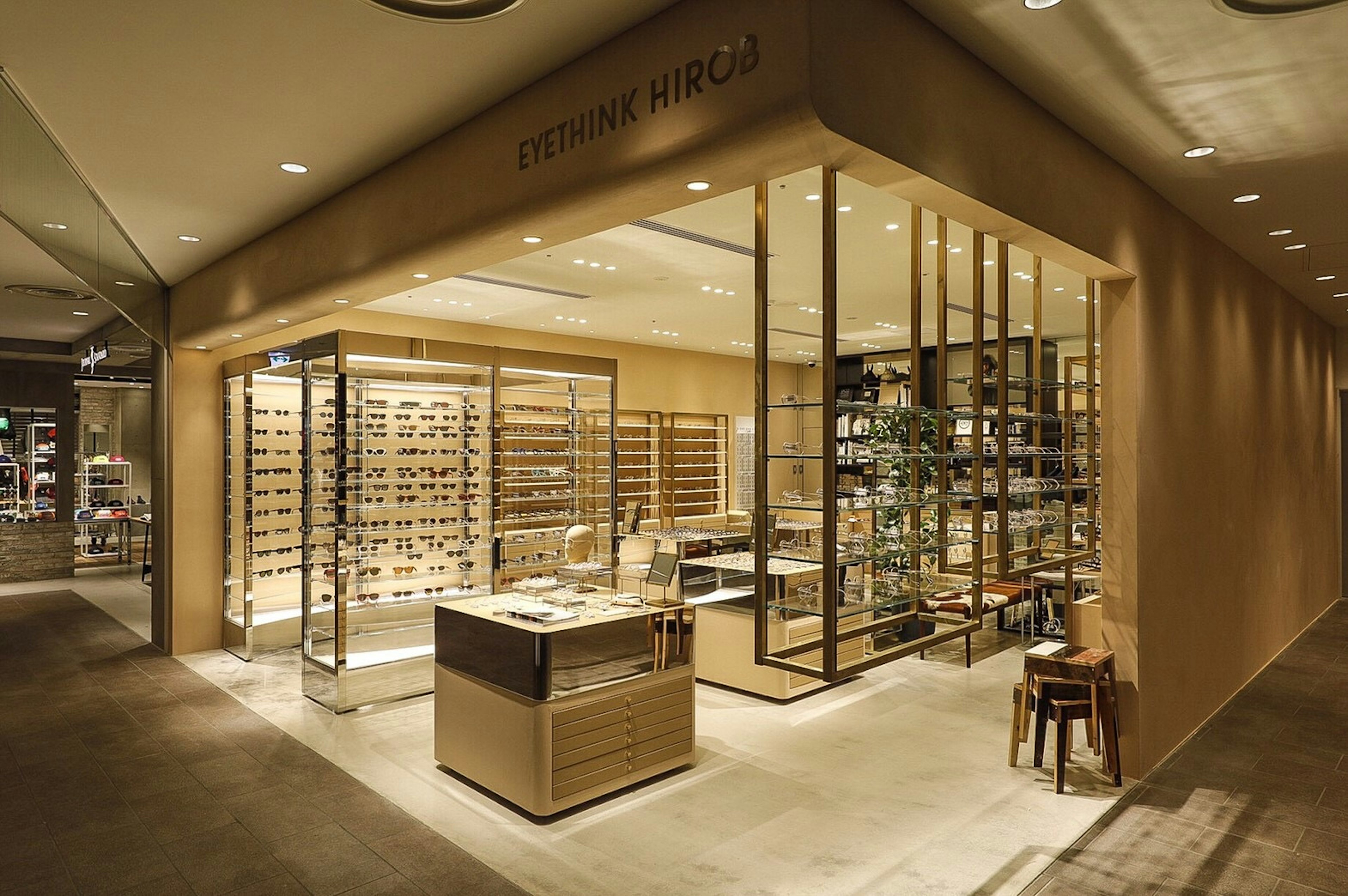EYETHINK HIROBの外観画像