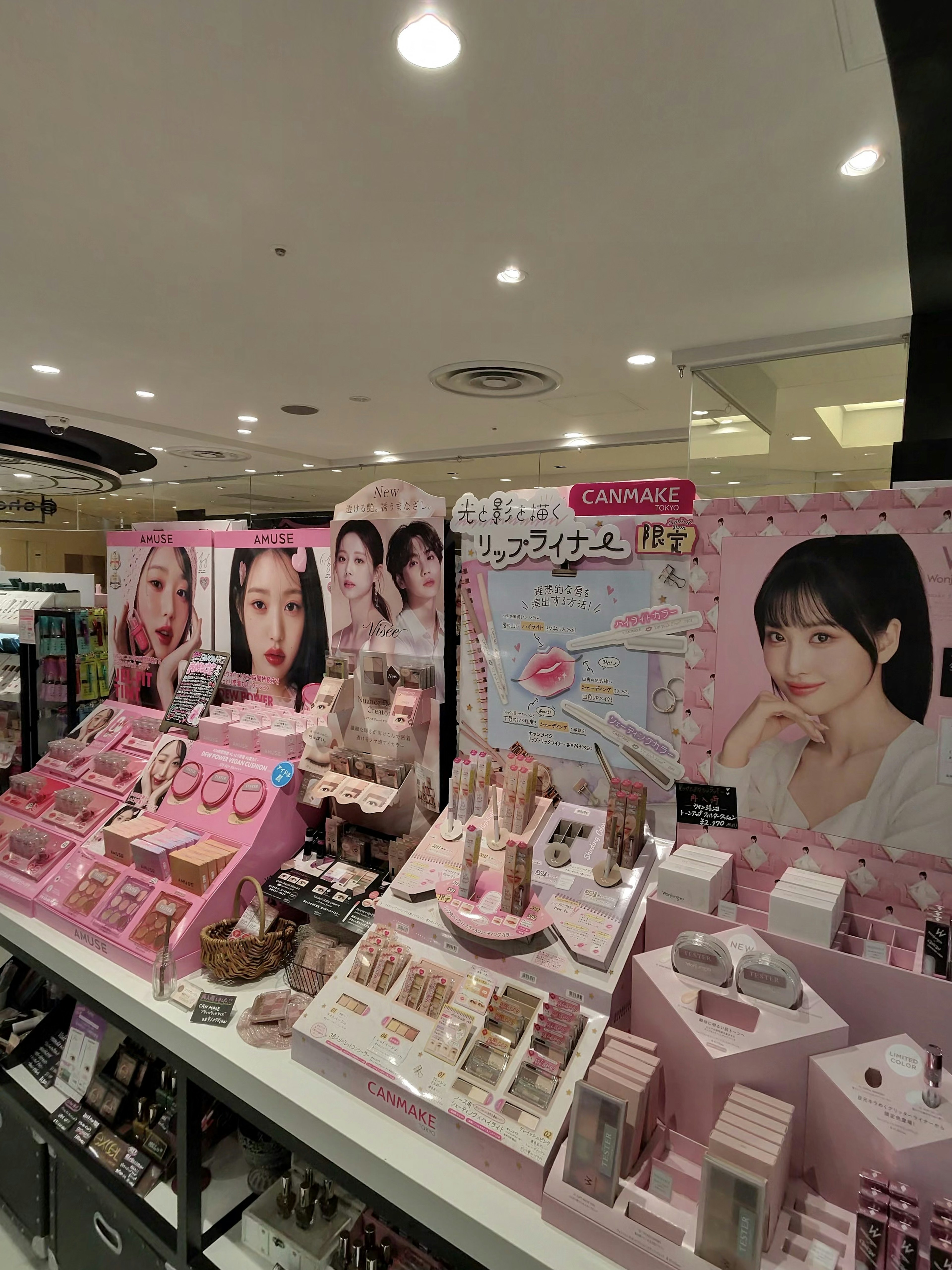 shop inルミネ新宿店の店内売り場
