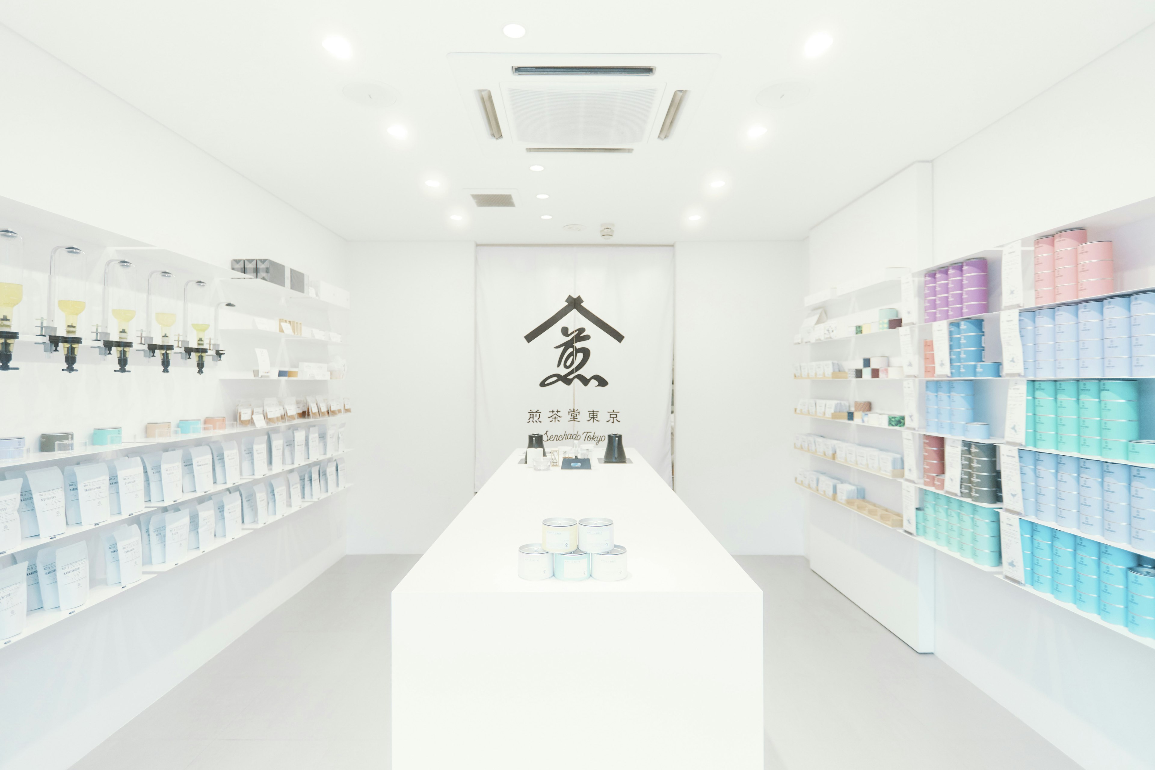 煎茶堂東京の店舗外観。
