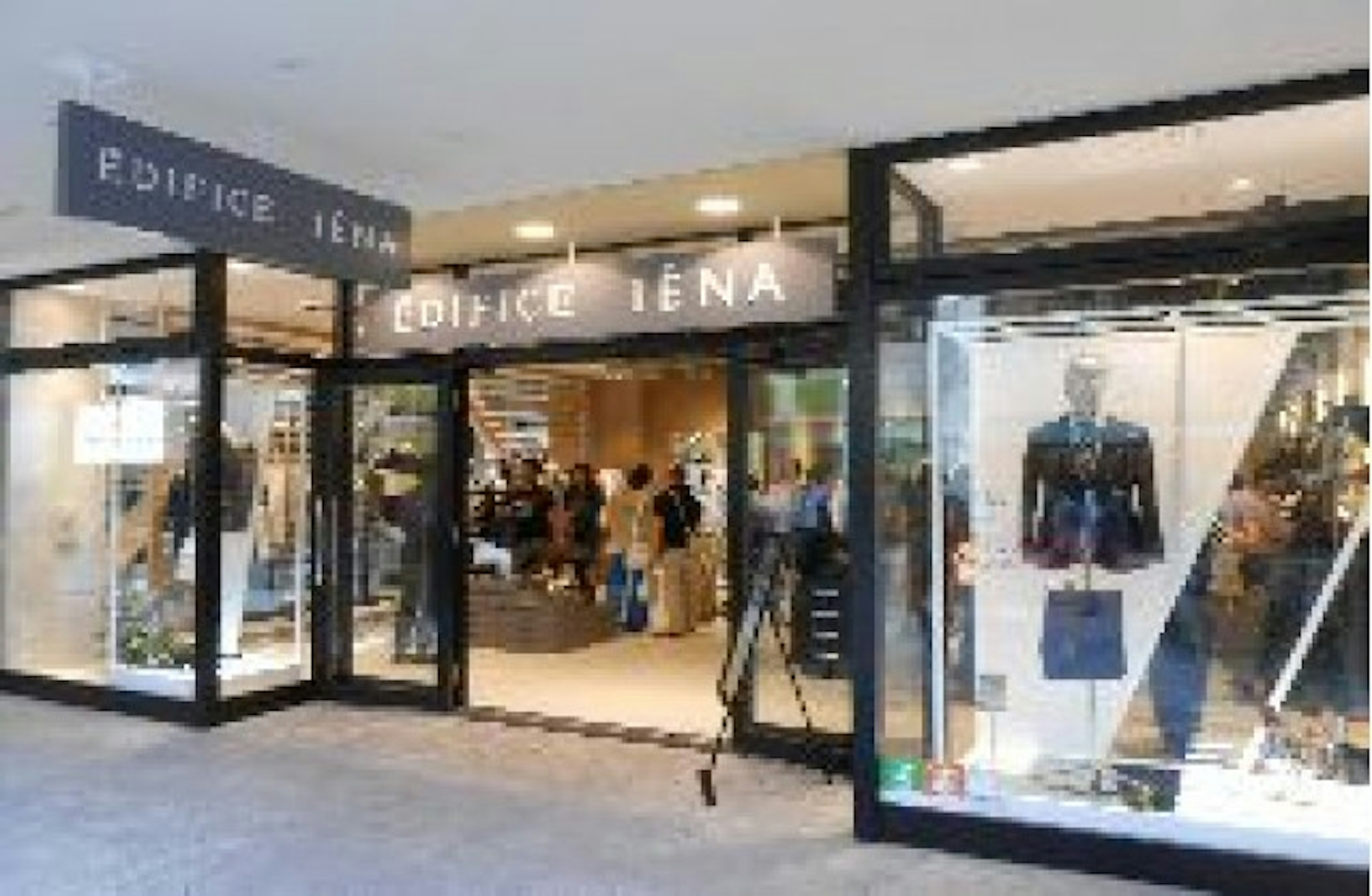 最新のメンズファッションが揃うおしゃれな店舗