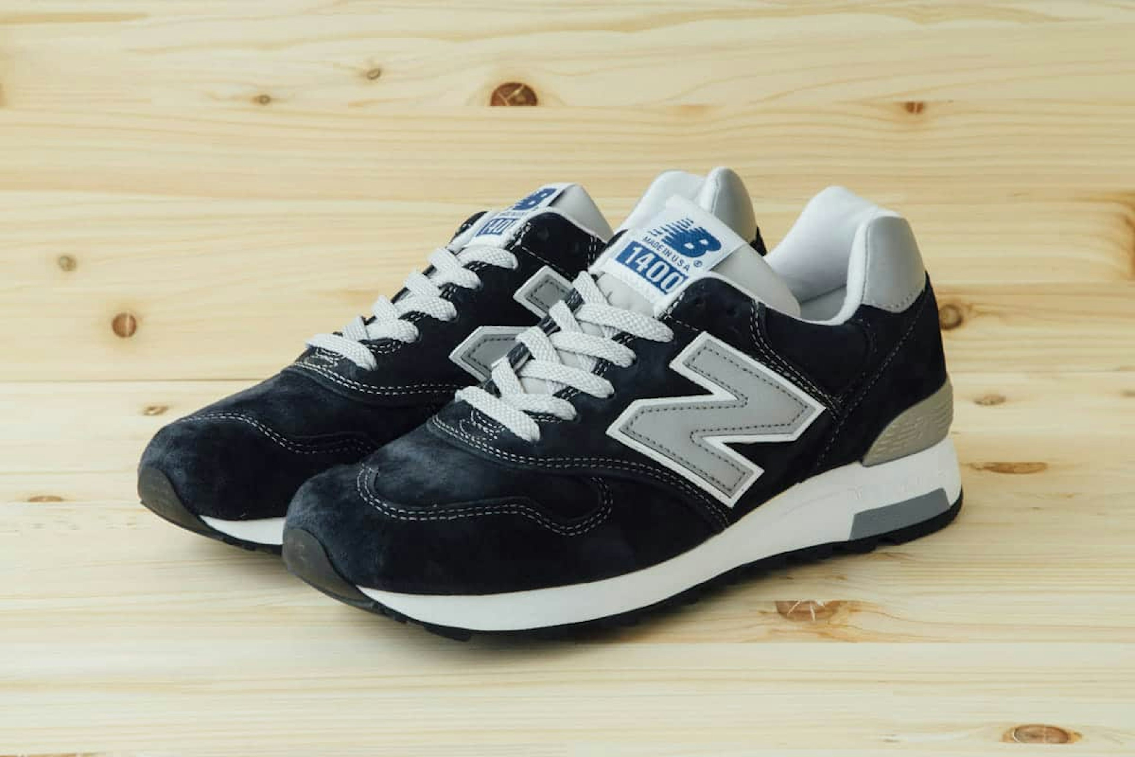 快適な履き心地とスタイリッシュなデザインのスニーカー