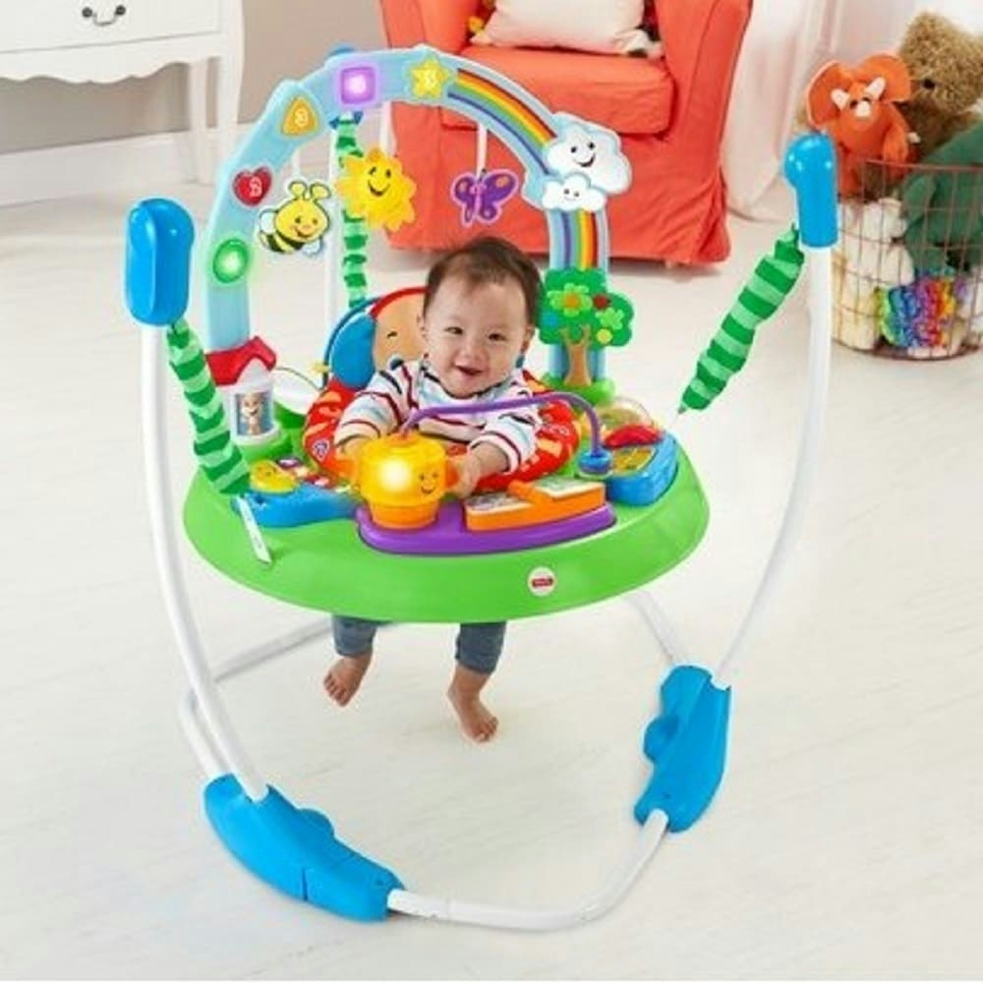 赤ちゃんが楽しめるカラフルなベビー用品