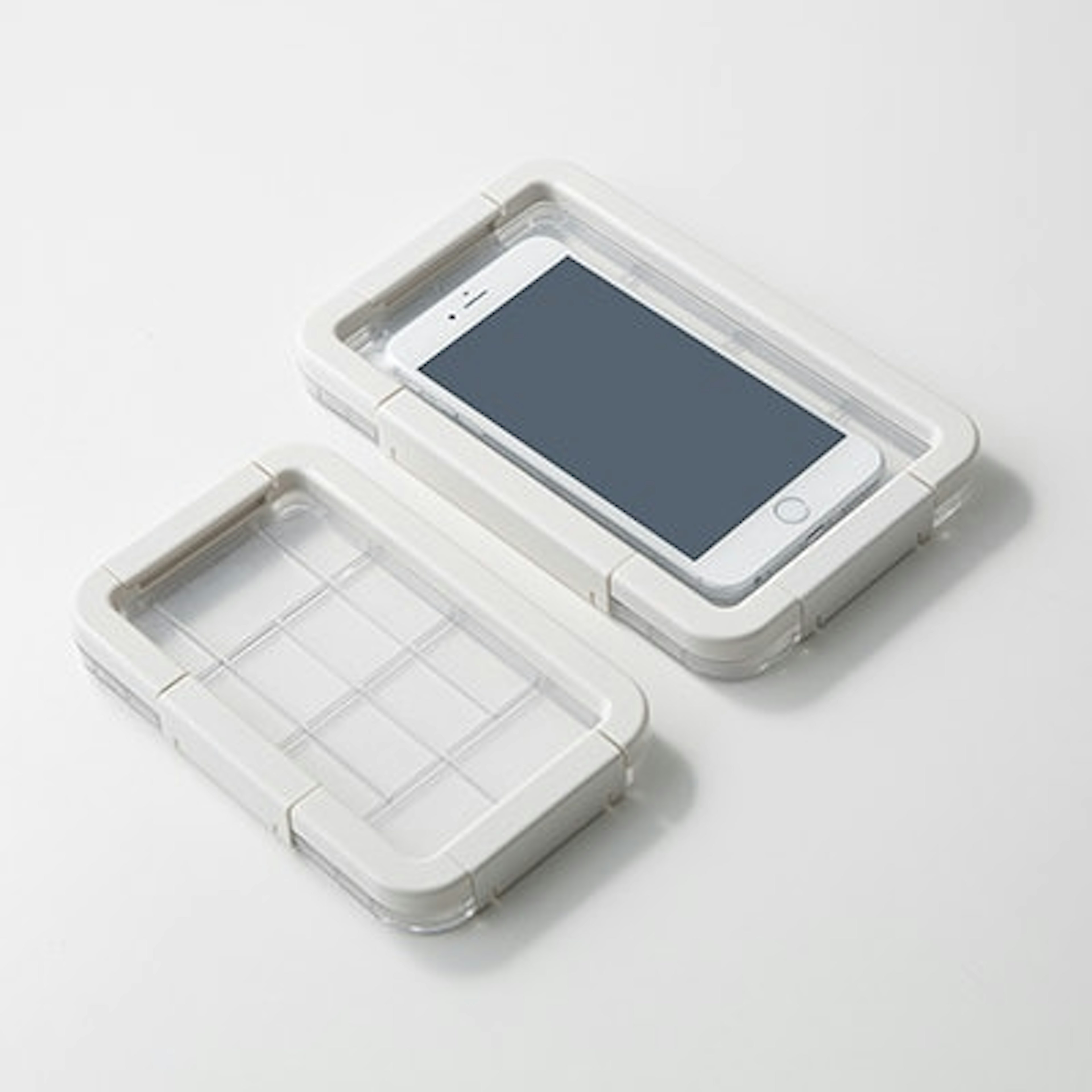シンプルでスタイリッシュなiPhoneケース、日常使いに最適