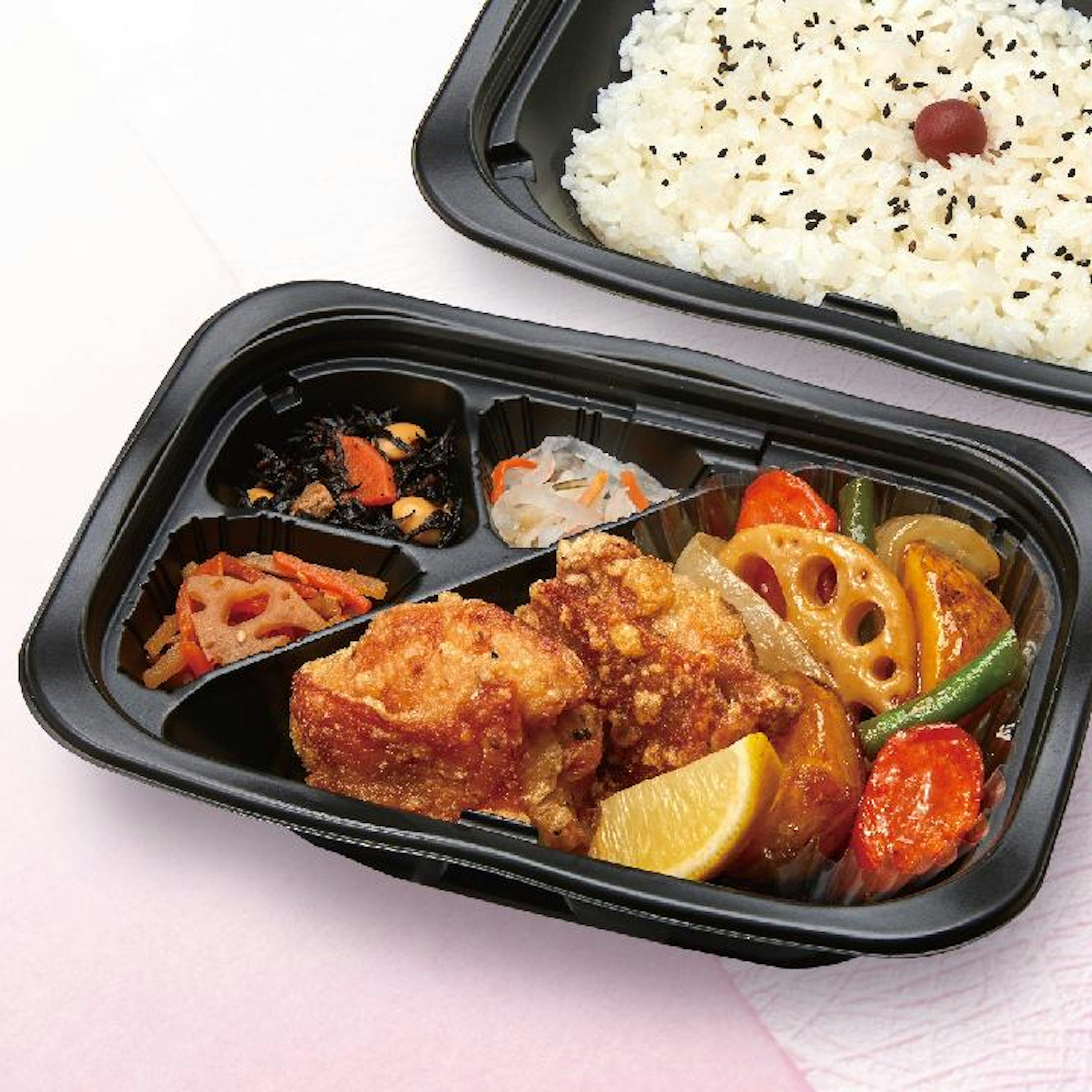 彩り豊かな唐揚げ弁当でランチタイムを楽しもう
